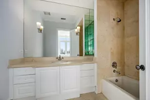 545 W Aldine Ave, Chicago, IL 60657 - Photo 26