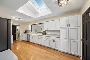 [Address not provided], Lindenhurst, IL 60046 - Photo 4