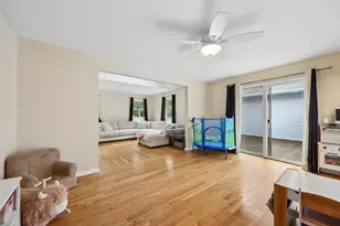 [Address not provided], Lindenhurst, IL 60046 - Photo 16