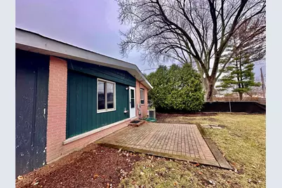 1702 W Oakton Street, Arlington Heights, IL 60004 - Photo 2