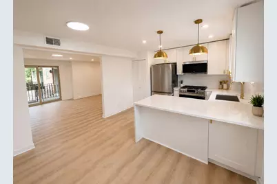 5819 W Higgins Avenue #2D, Chicago, IL 60630 - Photo 6