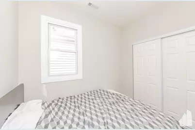 2923 N Avers Avenue #2, Chicago, IL 60618 - Photo 8