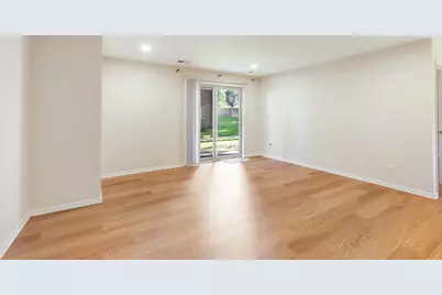 611 W Central Road #A5, Mount Prospect, IL 60056 - Photo 2