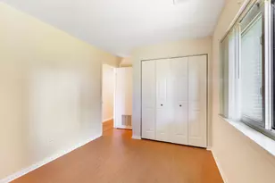 611 W Central Rd, Mount Prospect, IL 60056 - Photo 12