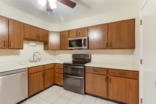 611 W Central Rd, Mount Prospect, IL 60056 - Photo 6