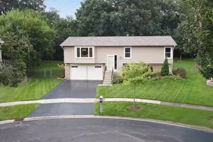 308 Nelson Ct, Bolingbrook, IL 60440 - Photo 2