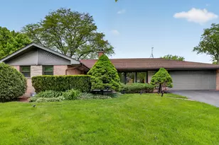 516 Eldon Pl, Downers Grove, IL 60516 - Photo 1
