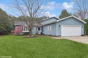 5401 W Chasefield Cir, McHenry, IL 60050 - Photo 2