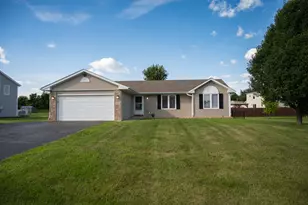171 Prairie Moon Dr, Davis Junction, IL 61020 - Photo 1