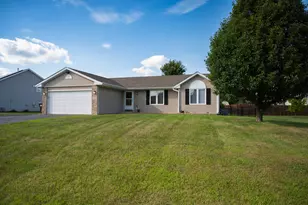 171 Prairie Moon Dr, Davis Junction, IL 61020 - Photo 2