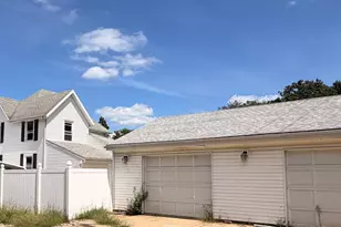 504 E Timber St, Pontiac, IL 61764 - Photo 2