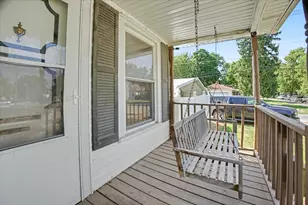 504 E Timber St, Pontiac, IL 61764 - Photo 2
