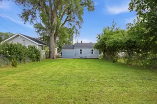 684 Cooper Ave, Elgin, IL 60120 - Photo 14