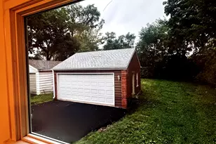 3S 276 Gates Pl, Warrenville, IL 60555 - Photo 2