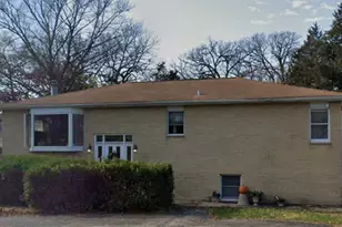 728 N Lakeview Dr, Round Lake, IL 60073 - Photo 1