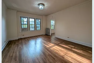2536 N Sawyer Avenue #302, Chicago, IL 60647 - Photo 2