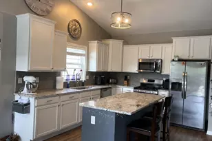 1721 W River St, Dixon, IL 61021 - Photo 2