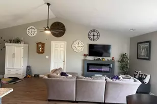 1721 W River St, Dixon, IL 61021 - Photo 4