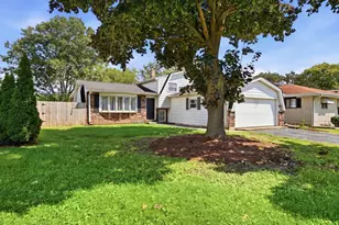 609 Baldwin Ave, Waukegan, IL 60085 - Photo 2