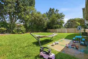 609 Baldwin Ave, Waukegan, IL 60085 - Photo 22