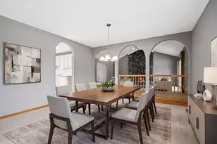 11S056 Madison St, Burr Ridge, IL 60527 - Photo 14