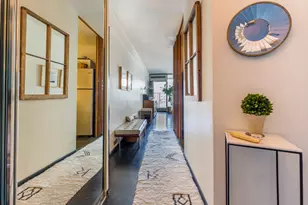 300 N State St, Chicago, IL 60654 - Photo 2