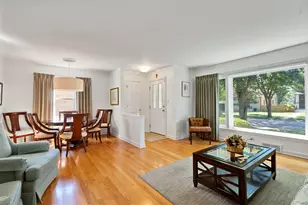 5312 Crain St, Skokie, IL 60077 - Photo 4