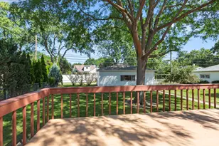 5312 Crain St, Skokie, IL 60077 - Photo 18