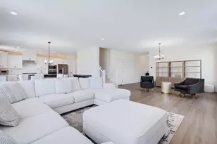 3550 Doral Dr, Elgin, IL 60124 - Photo 12