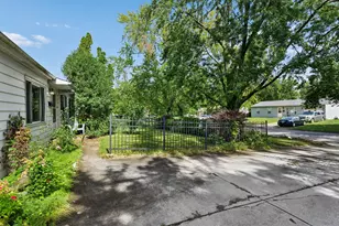 307 Edinburgh Dr, Lockport, IL 60441 - Photo 4