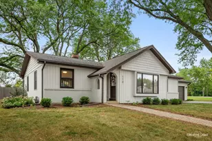 110 N Cambridge Dr, Geneva, IL 60134 - Photo 1