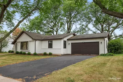 110 N Cambridge Drive, Geneva, IL 60134 - Photo 2