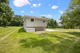 11S130 Madison St, Burr Ridge, IL 60527 - Photo 4