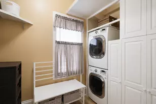 1121 N Lawndale Ave, Chicago, IL 60651 - Photo 14
