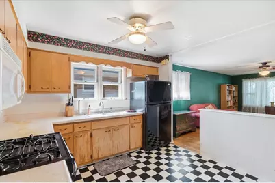 271 Dalton Avenue, Mundelein, IL 60060 - Photo 6