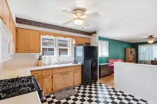 271 Dalton Ave, Mundelein, IL 60060 - Photo 6