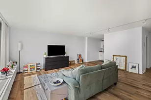 5455 N Sheridan Rd, Chicago, IL 60640 - Photo 4