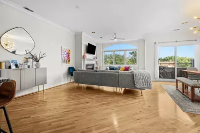 1109 W Belmont Avenue #4, Chicago, IL 60657 - Photo 2