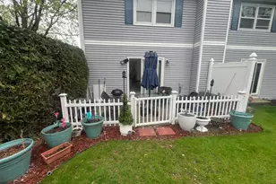 5329 W Woodland Dr, Oak Forest, IL 60452 - Photo 10