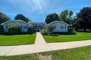 5329 W Woodland Dr, Oak Forest, IL 60452 - Photo 1