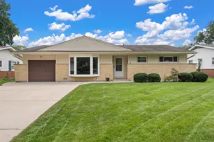 109 Crest Ave, Elk Grove Village, IL 60007 - Photo 1