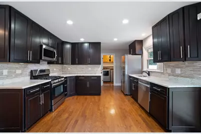 109 Crest Avenue, Elk Grove Village, IL 60007 - Photo 8