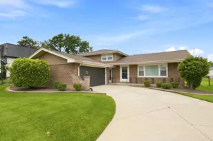 8828 W 98th St, Palos Hills, IL 60465 - Photo 1