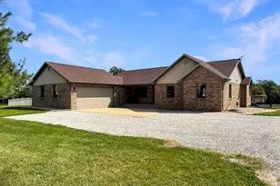 3224 County Rd 2700 E, Plainfield, IL 61862 - Photo 2