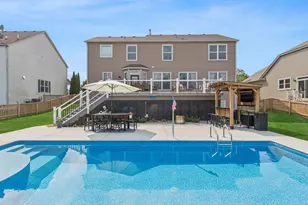711 Jorstad Dr, North Aurora, IL 60542 - Photo 2