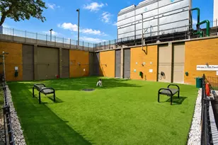 655 W Irving Park Rd, Chicago, IL 60613 - Photo 30