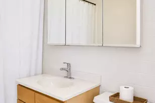 655 W Irving Park Rd, Chicago, IL 60613 - Photo 8