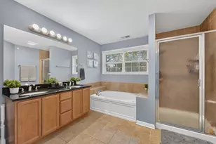 547 Bobby Ann Ct, Roselle, IL 60172 - Photo 26