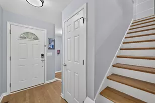 547 Bobby Ann Ct, Roselle, IL 60172 - Photo 10