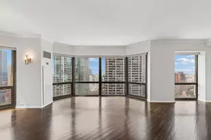 100 E Huron St, Chicago, IL 60611 - Photo 6